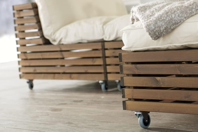 Lounge-nojatuoli Hillerstorp Bara Vara + Divaani 2-pak - Valkoinen/Beige - Puutarhakalusteet - Terassiryhmät - Sohvaryhmät ulos