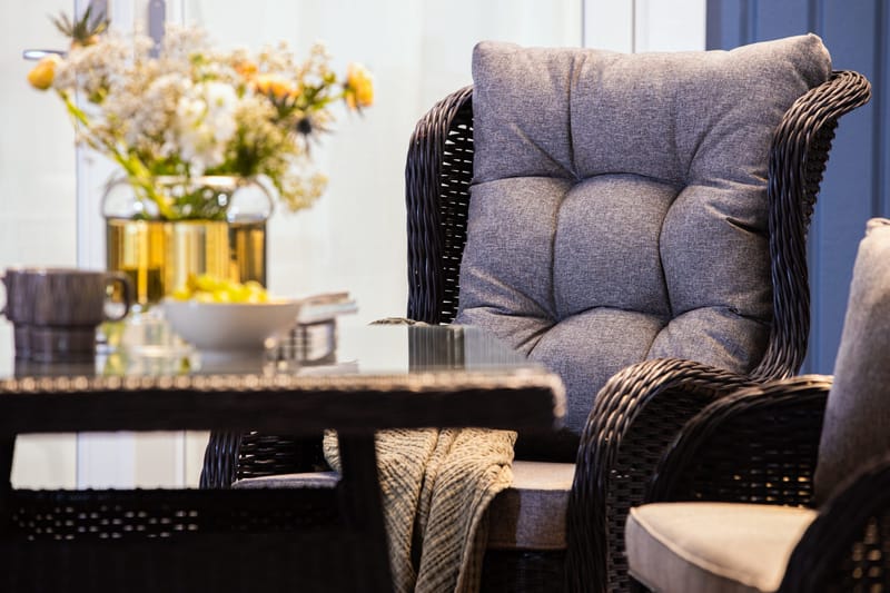 Marcus Sohvaryhmä 2:n ist Nojatuoleilla - Musta - Puutarhakalusteet - Terassiryhmät - Oleskeluryhmät