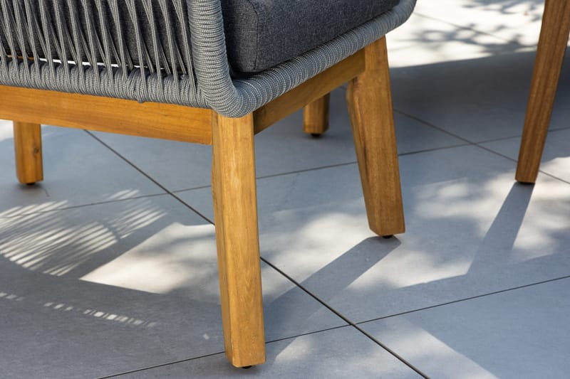 Sohvaryhmä Chania 2-istuttava sohva + 2 nojatuolia pöydällä ulkokäyttöön - harmaa - Puutarhakalusteet - Terassiryhmät - Oleskeluryhmät