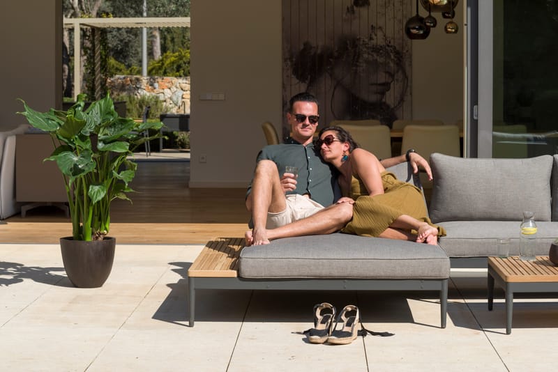 TOPAZ Ulkosetti päivävuode + 2-istuttava sohva + sohvapöytä 73 cm - Magnesiumharmaa - Puutarhakalusteet - Terassiryhmät - Sohvaryhmät ulos