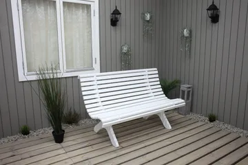 Puutarhapenkki Norvald 140 cm Valkoinen - Valkoinen - Puutarhakalusteet - Ulkosohva & puutarhapenkki - Puutarhapenkki & ulkopenkki