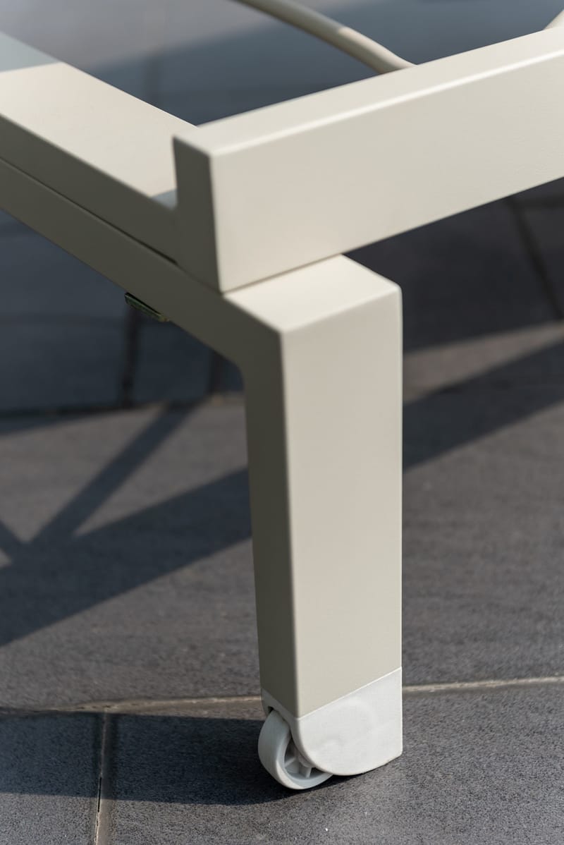 Urbanite Aurinkovuode pyörillä - Harmaa - Puutarhakalusteet - Terassiryhmät - Aurinkovuode