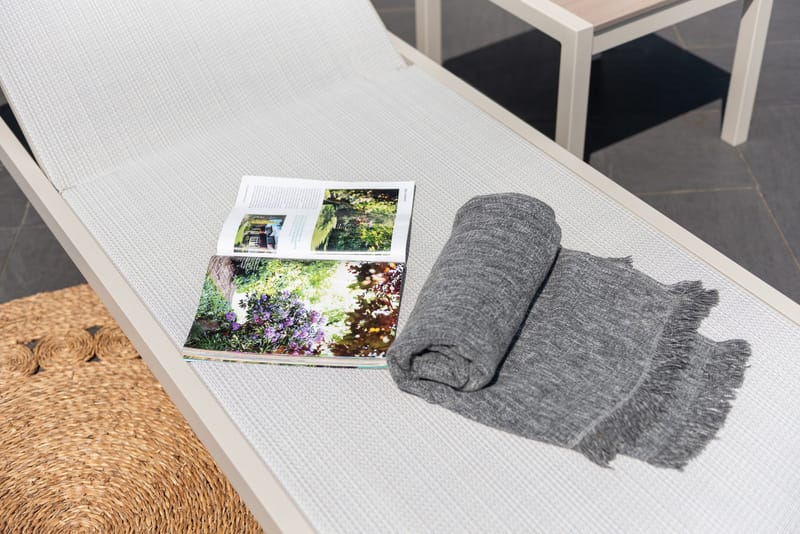 Urbanite Aurinkovuode pyörillä - Harmaa - Puutarhakalusteet - Terassiryhmät - Aurinkovuode