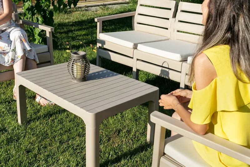 Vomira Lounge-ryhmä ulkokäyttöön - Desert Beige - Puutarhakalusteet - Terassiryhmät - Sohvaryhmät ulos