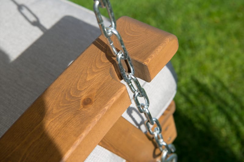 Hillerstorp Dalom -keinu - Ruskea - Puutarhakalusteet - Ulkosohva & puutarhapenkki - Pihakeinu & puutarhakeinu