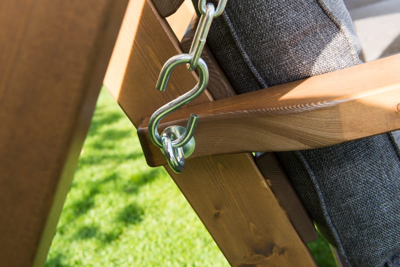 Hillerstorp Dalom -keinu - Ruskea - Puutarhakalusteet - Ulkosohva & puutarhapenkki - Pihakeinu & puutarhakeinu