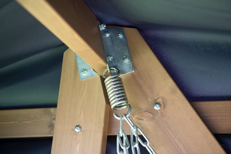 Hillerstorp Dalom -keinu - Ruskea - Puutarhakalusteet - Ulkosohva & puutarhapenkki - Pihakeinu & puutarhakeinu