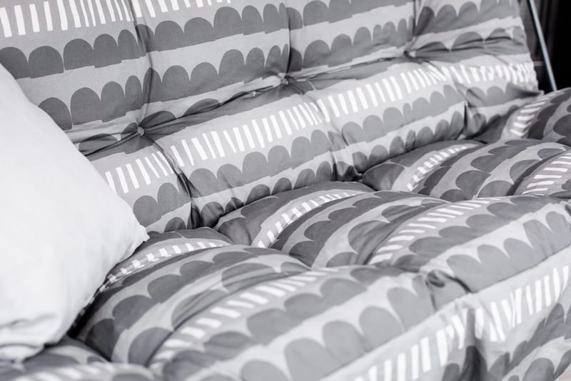 Keinu Monica 3:n ist, 83B - Puutarhakalusteet - Ulkosohva & puutarhapenkki - Pihakeinu & puutarhakeinu