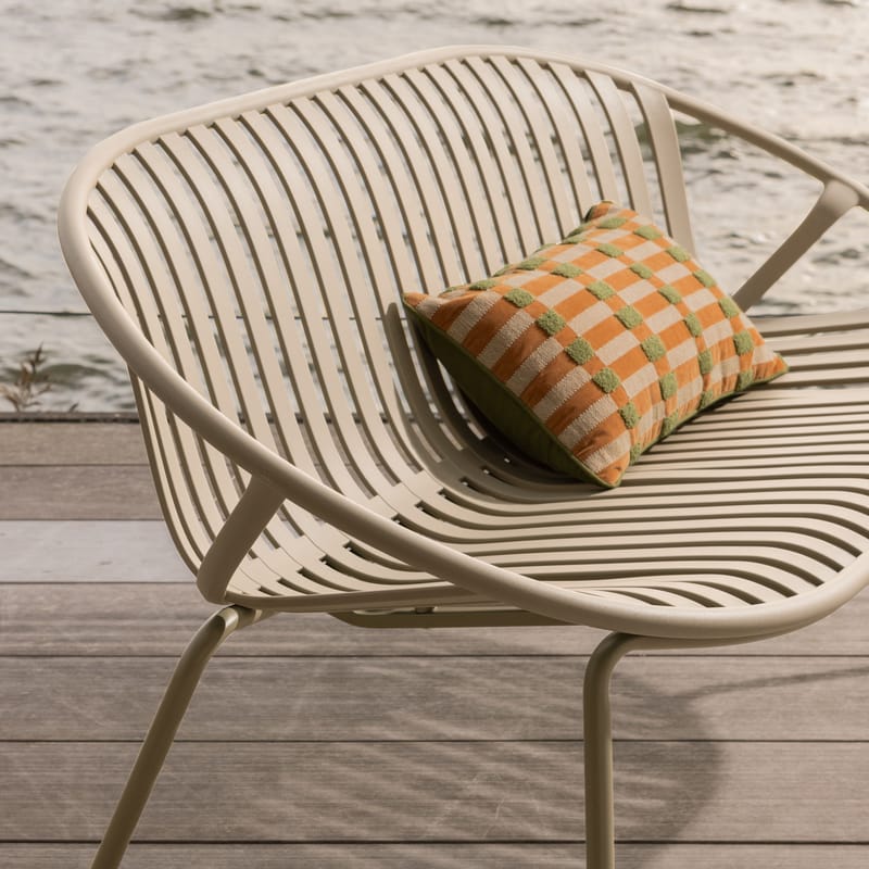 Penkki Bruce 134 cm ulkokäyttöön - Hiekka - Puutarhakalusteet - Ulkosohva & puutarhapenkki - Puutarhapenkki & ulkopenkki