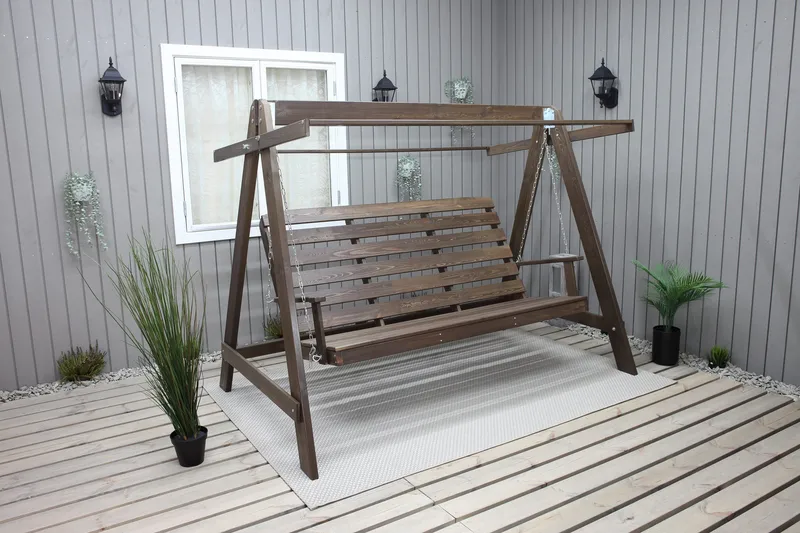 Keinu Pelle 3:n ist ilman katosta, Ruskea