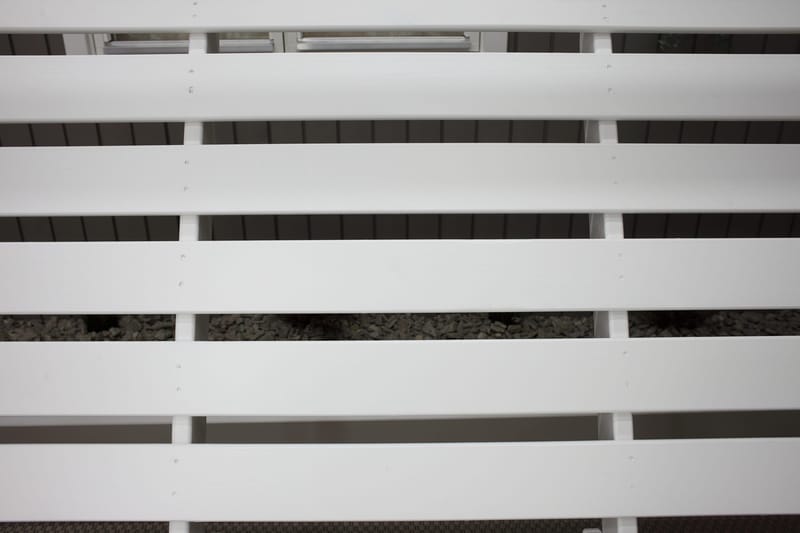 Keinu Pelle Valkoinen/Musta - KWA - Puutarhakalusteet - Ulkosohva & puutarhapenkki - Pihakeinu & puutarhakeinu