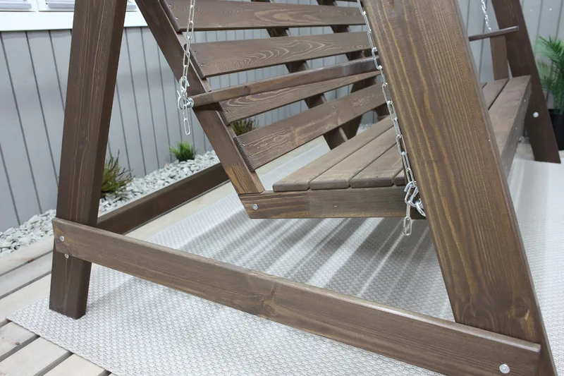 Keinu Pelle 3:n ist ilman katosta - Ruskea - Puutarhakalusteet - Ulkosohva & puutarhapenkki - Pihakeinu & puutarhakeinu