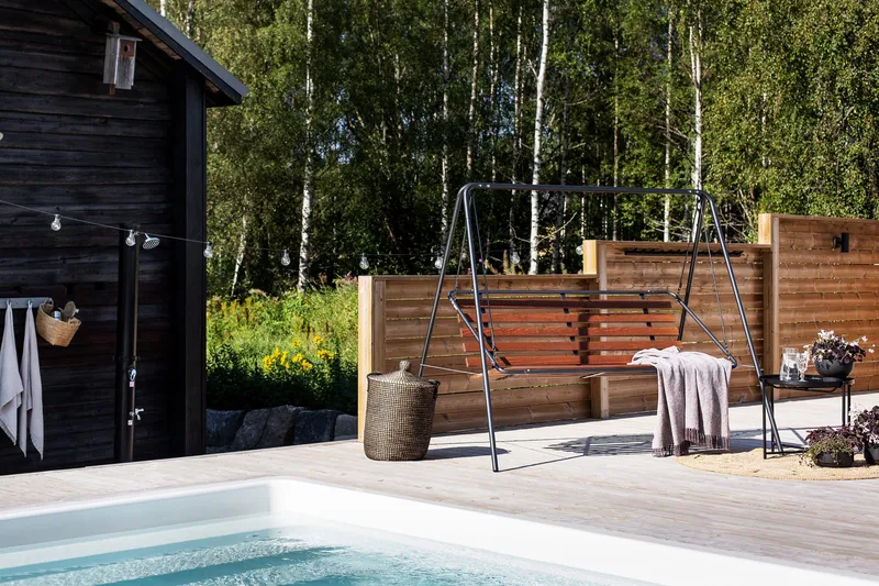 Puutarhakeinu Suvisaari 3:n ist Cappuccino - Puutarhakalusteet - Ulkosohva & puutarhapenkki - Pihakeinu & puutarhakeinu