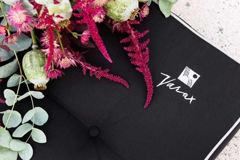 Suvi 3:n ist Keinu - Varax - Puutarhakalusteet - Ulkosohva & puutarhapenkki - Pihakeinu & puutarhakeinu