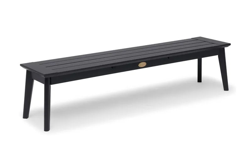 Penkki Stoltö Musta, Hillerstorp