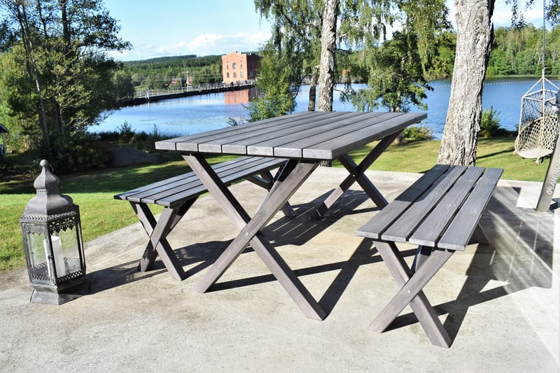 Scottsdale Ruokailuryhmä 150 cm + 4 Kungshamn tuolia Shabby - KWA - Puutarhakalusteet - Ulkosohva & puutarhapenkki - Puutarhapenkki & ulkopenkki