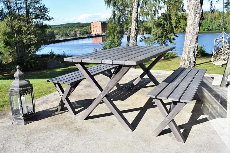 Scottsdale Ruokailuryhmä 150 cm + 4 Kungshamn tuolia Shabby - KWA - Puutarhakalusteet - Ulkoryhmä - Ruokailuryhmät ulos