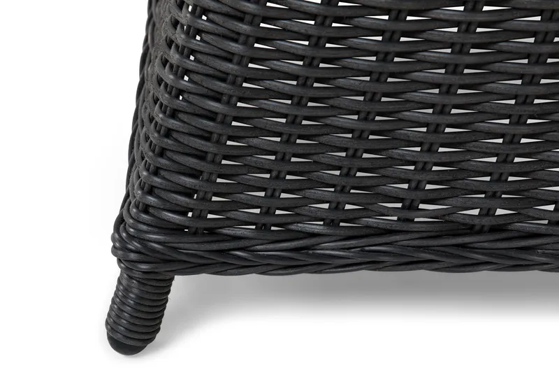 Ruokailuryhmä Marcus Ø140 + 4 Nojatuolia + pehmusteet - Musta - Puutarhakalusteet - Ulkoryhmä - Ruokailuryhmät ulos