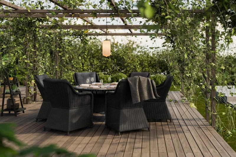 Ruokailuryhmä Marcus Ø140 + 6 Nojatuolia + pehmusteet - Musta - Puutarhakalusteet - Ulkoryhmä - Ruokailuryhmät ulos