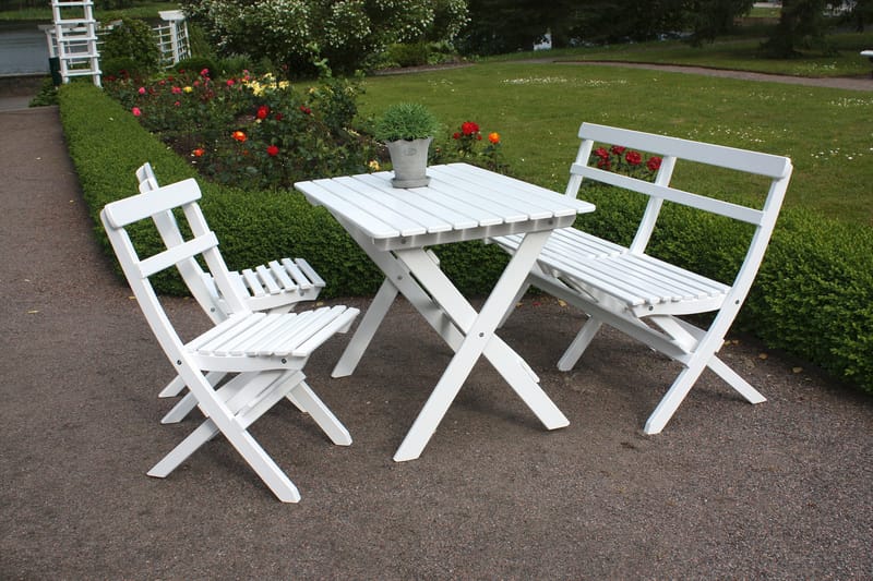 Larios Ruokailuryhmä 2 kokoontaittuvaa tuolia ja penkki - Valkoinen - Puutarhakalusteet - Ulkoryhmä - Ruokailuryhmät ulos