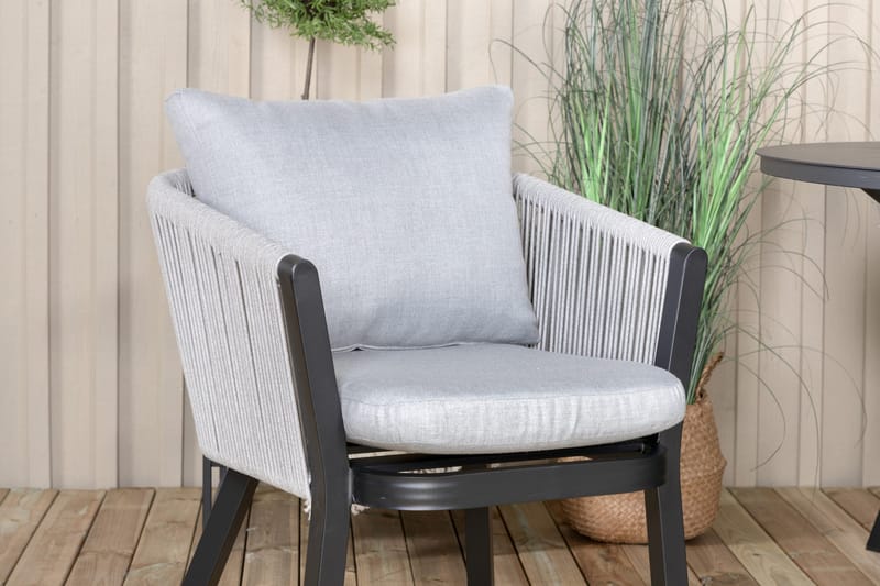 Ruokailuryhmä Alma Pyöreä 120 cm 4 Virya tuolia - Musta/Harmaa - Puutarhakalusteet - Ulkoryhmä - Ruokailuryhmät ulos