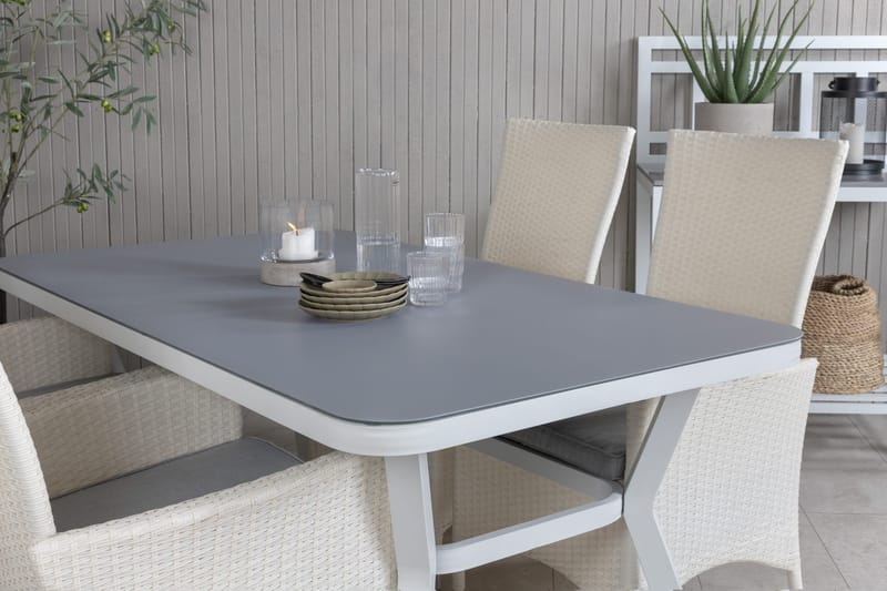 Ruokailuryhmä Virya 160 cm 4 Padova tuolia - Musta/Luonnonv äri - Puutarhakalusteet - Ulkoryhmä - Ruokailuryhmät ulos