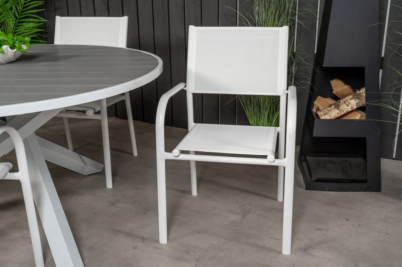 Ruokailuryhmä Parma Pyöreä 140 cm 4 Santorini tuolia - Valkoinen - Puutarhakalusteet - Ulkoryhmä - Ruokailuryhmät ulos