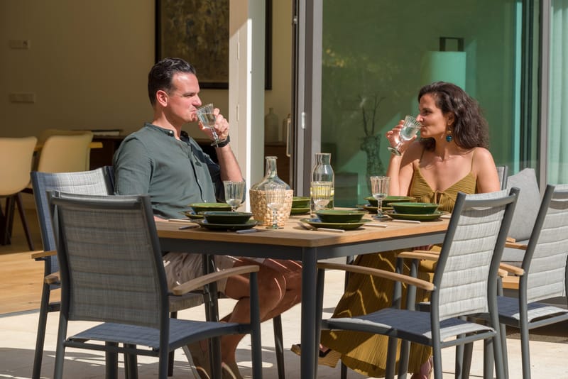 TOPAZ Ulkoruokailuryhmä 144 cm 6 käsinojatuolia - Harmaa - Puutarhakalusteet - Ulkoryhmä - Ruokailuryhmät ulos