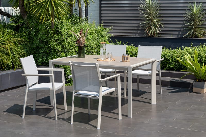 Urbanite Ulkoruokailuryhmä 160 cm 4 käsinojatuolia - Harmaa - Puutarhakalusteet - Ulkoryhmä - Ruokailuryhmät ulos