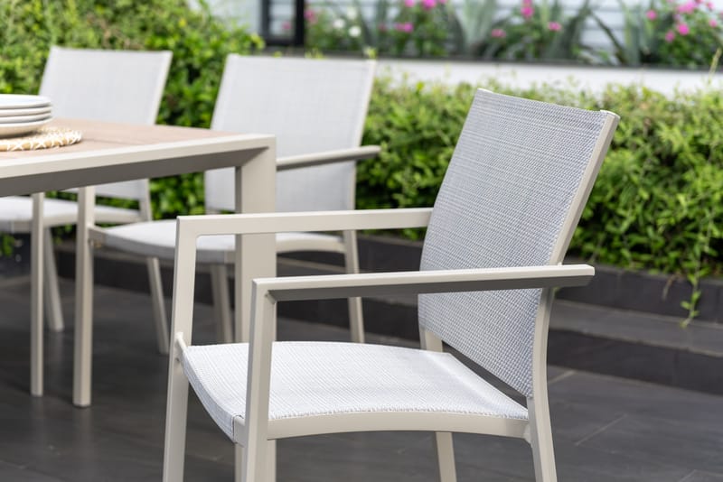 Urbanite Ulkoruokailuryhmä 160 cm 6 käsinojatuolia - Harmaa - Puutarhakalusteet - Ulkoryhmä - Ruokailuryhmät ulos