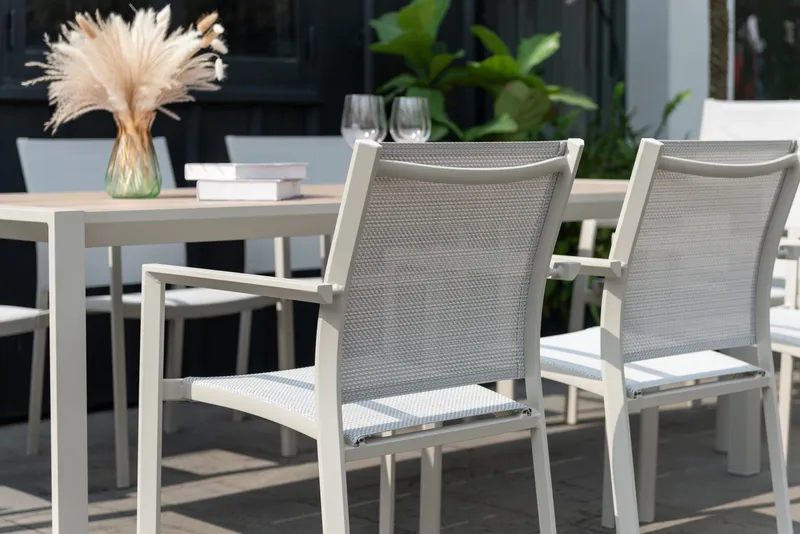 Urbanite Ulkoruokailuryhmä 205 cm 8 käsinojatuolia - Harmaa - Puutarhakalusteet - Ulkoryhmä - Ruokailuryhmät ulos
