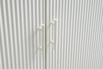 Anthony Highboard - Vaaleanharmaa - Säilytys - Kaappi - Säilytyskaappi