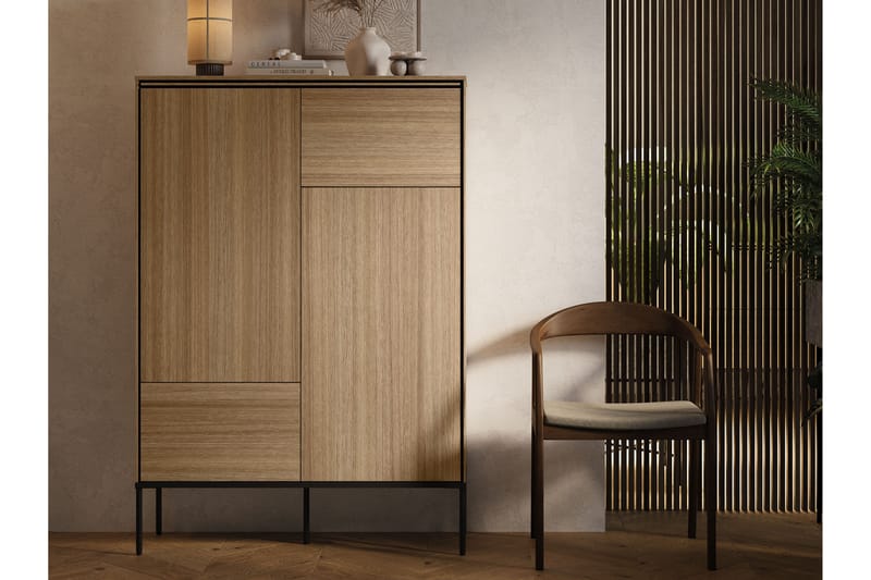Basici Highboard - Ruskea - Säilytys - Kaappi - Säilytyskaappi