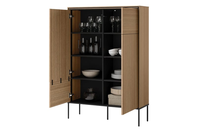 Basici Highboard - Ruskea - Säilytys - Kaappi - Säilytyskaappi