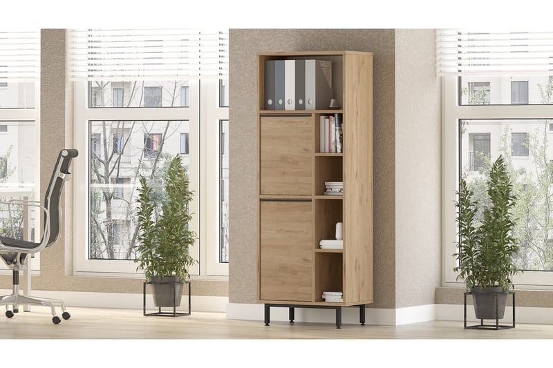 Korkea kaappi Liyakat, Pähkinä