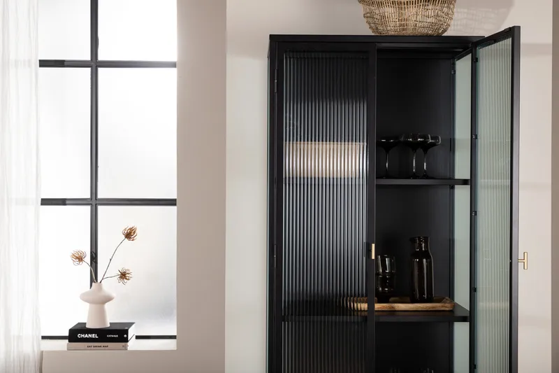 Lipasto Garis 70x40x160 cm - Musta - Säilytys - Kaappi - Säilytyskaappi