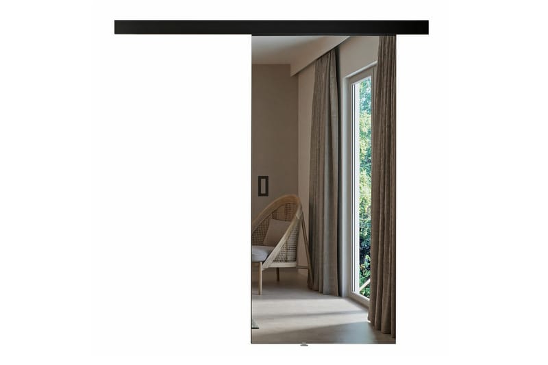 Liukuovi Clonmore, Musta