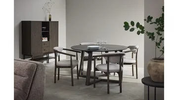 Vitriinikaappi Porsvik - Ruskealakattu - Säilytys - Kaappi - Vitriini