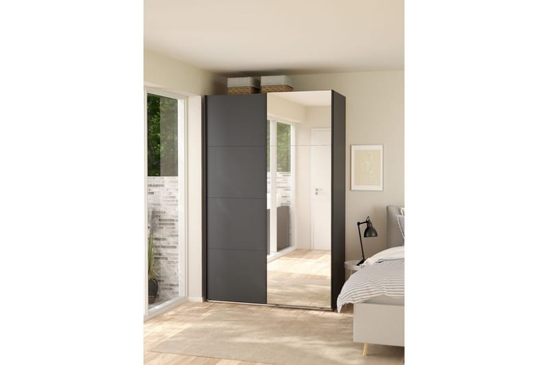 Elvos Vaatekaappi Peilillä 139x220 cm - Musta - Säilytys - Vaatesäilytys - Vaatekaappi