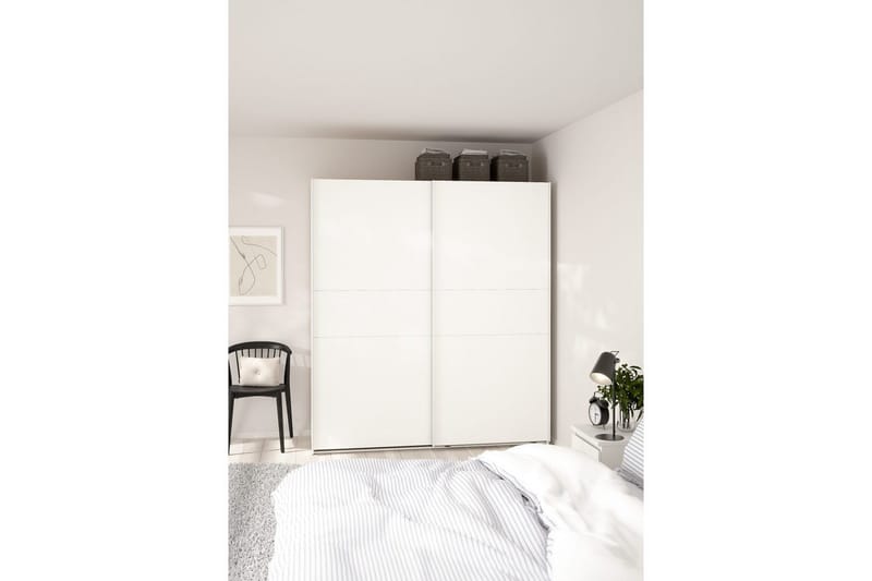 Takeru Vaatekaappi 179x200 cm - Valkoinen - Säilytys - Vaatesäilytys - Vaatekaappi