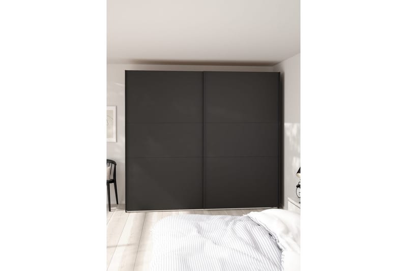 Takeru Vaatekaappi 244x221 cm - Musta - Säilytys - Vaatesäilytys - Vaatekaappi