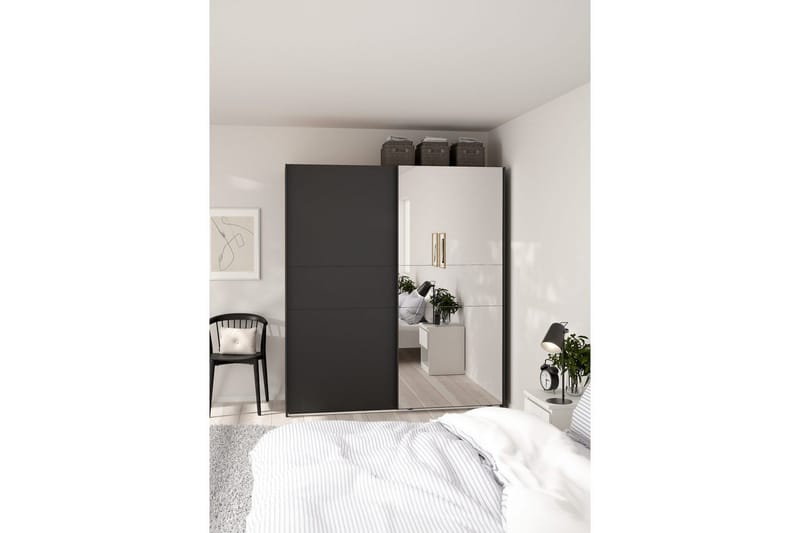 Takeru Vaatekaappi Peilillä 179x200 cm - Musta - Säilytys - Vaatesäilytys - Vaatekaappi
