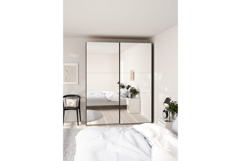 Takeru Vaatekaappi Peilillä 179x220 cm - Musta - Säilytys - Vaatesäilytys - Vaatekaappi