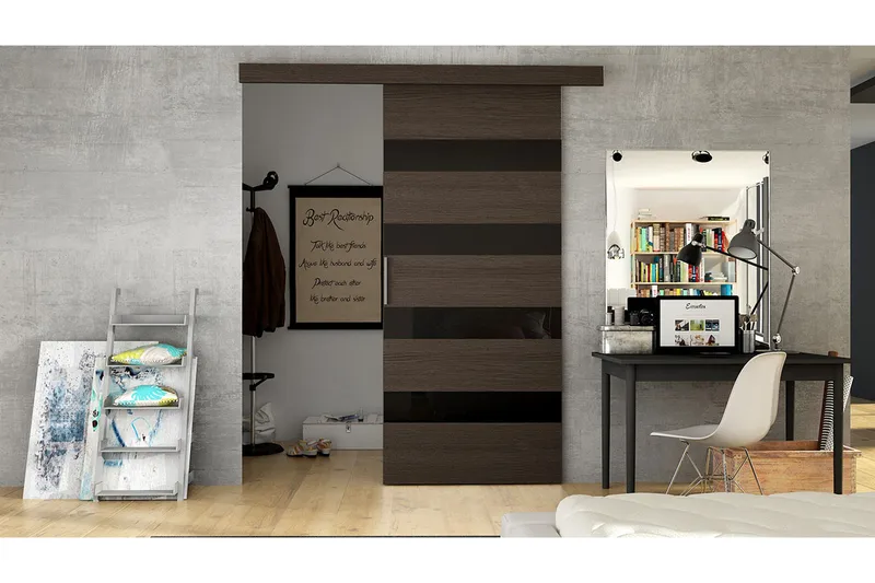 Liukuovi, Ruskea/Musta