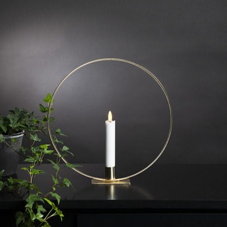 Flamme Ring -sisäkoriste 28,5 cm - messinki/valkoinen - Sisustustuotteet - Kynttilä & tuoksut - Kynttilänjalat & lyhdyt