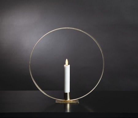 Flamme Ring -sisäkoriste 28,5 cm - messinki/valkoinen - Sisustustuotteet - Kynttilä & tuoksut - Kynttilänjalat & lyhdyt