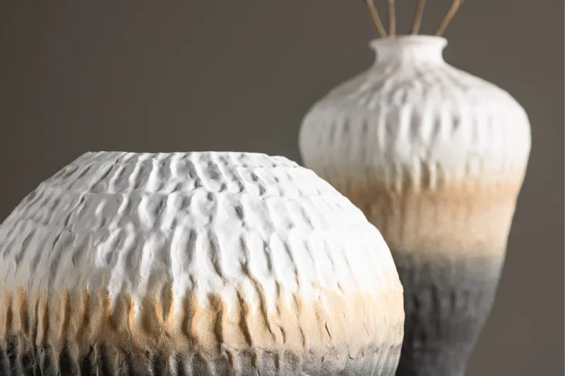 Pane Maljakko, Beige