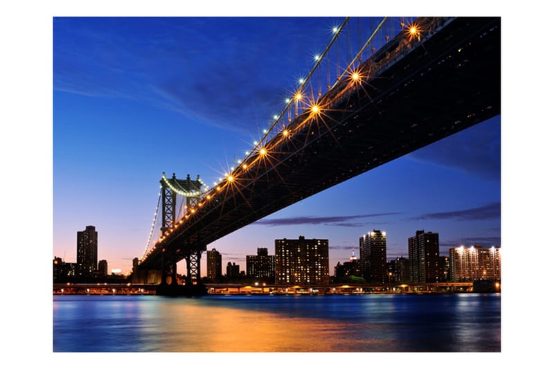 Valokuvatapetti Manhattan Bridge öinen valaistus 350x270 - Artgeist sp. z o. o. - Sisustustuotteet - Seinäkoristeet - Tapetit - Valokuvatapetit
