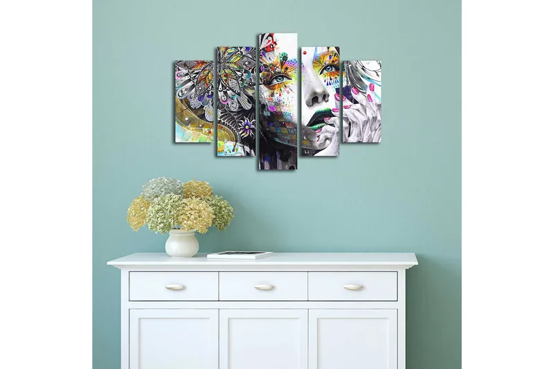 5-osainen canvas-taulu 82x50 cm - Värikäs kasvokuva yksityiskohtaisilla kuvioilla ja kukilla - Vihreä / Vaaleanpunainen / Musta - Sisustustuotteet - Taulu & taide - Canvas-taulu