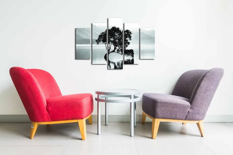 5-osainen canvas-taulu 82x50 cm - Puun siluetti tyynen järven rannalla, taustalla kaukaiset vuoret - Musta / Harmaa / Valkoinen - Sisustustuotteet - Taulu & taide - Canvas-taulu